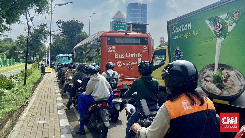 Macet TB Simatupang, Galian Jadi Sorotan!
