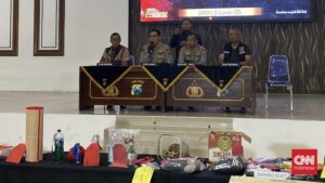 Geger Surabaya! Puluhan Jadi Tersangka, Grahadi Dibakar?