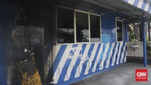 Pos Polisi di Jogja Diteror? Kaca Pecah, Molotov!