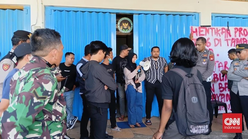 Belatung di Nampan, Warga Makassar Geruduk SPPG!