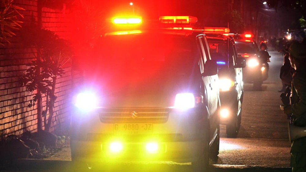 Innova Arogan, Ambulans Terjebak Macet!