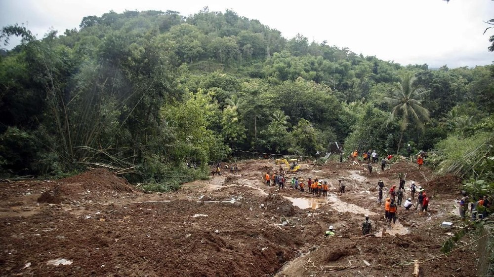  Bantul Darurat! Longsor Parah Lumpuhkan Akses Utama