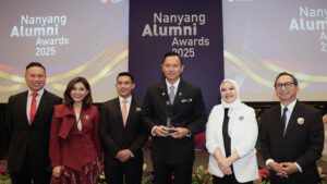 AHY Raih Penghargaan Bergengsi Alumni Nanyang!