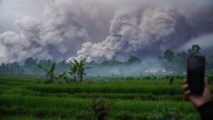 Semeru Mengamuk Lumajang Siaga Bencana!