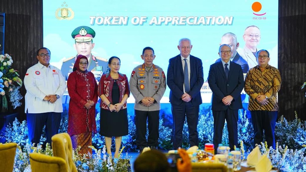  Buruh Sejahtera Kapolri Siap Pasang Badan!