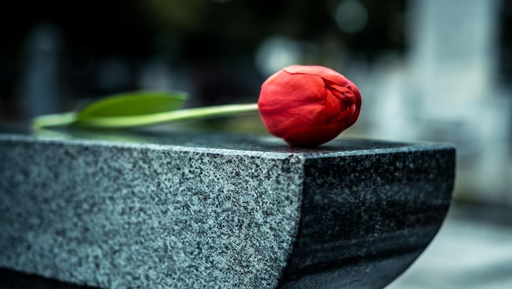 Ayah Korban Menangis Hukum Berat Pelaku Brimob Tual