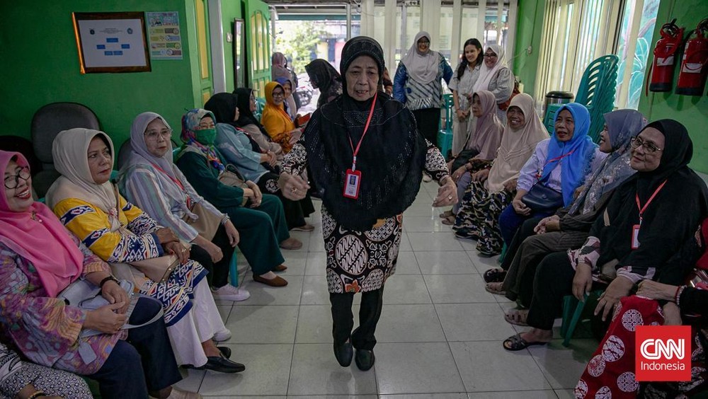 Mensos Gus Ipul Siapkan Makan Gratis Ratusan Ribu Lansia