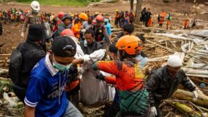 Heboh Longsor Cisarua Total 83 Body Pack Ditemukan