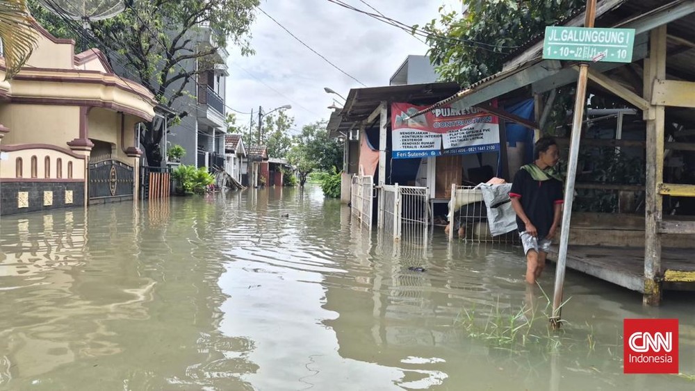 Ribuan Warga Terjebak Banjir Tangerang Meluas