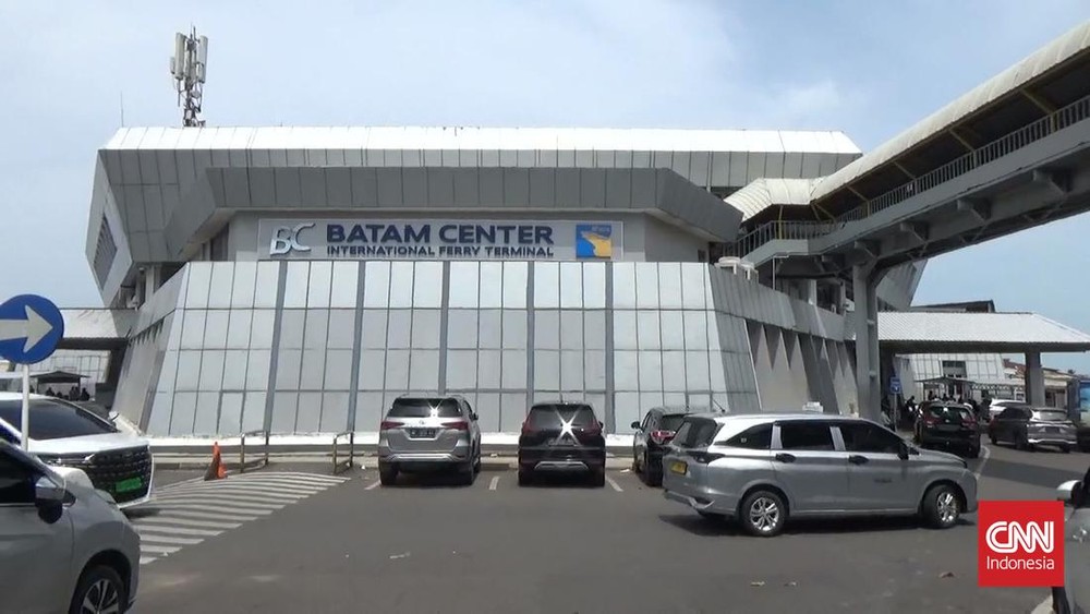 Oknum Imigrasi Batam Peras Turis Asing Dipecat