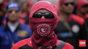 Buruh Kepung DPR Tuntut UU Baru Hapus Outsourcing