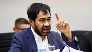 Mualem Desak DPR Percepat Revisi UU Aceh