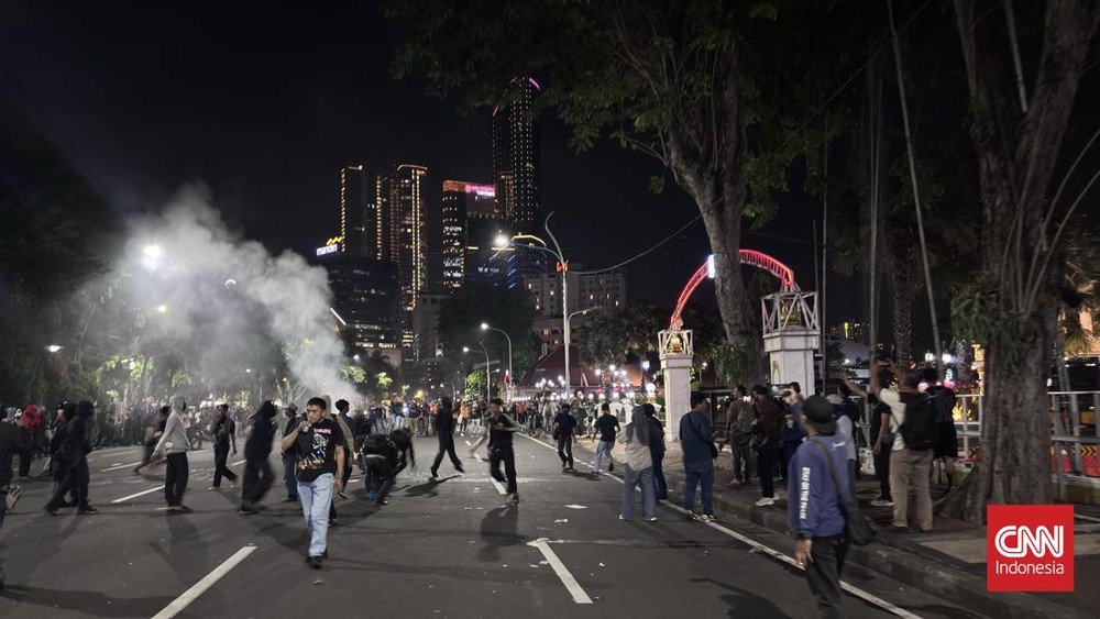 Profesor Top Indonesia Bela Mahasiswa Surabaya Represi Aparat Dikecam