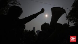 Mahasiswa Unair Guncang Grahadi Ini Tuntutannya